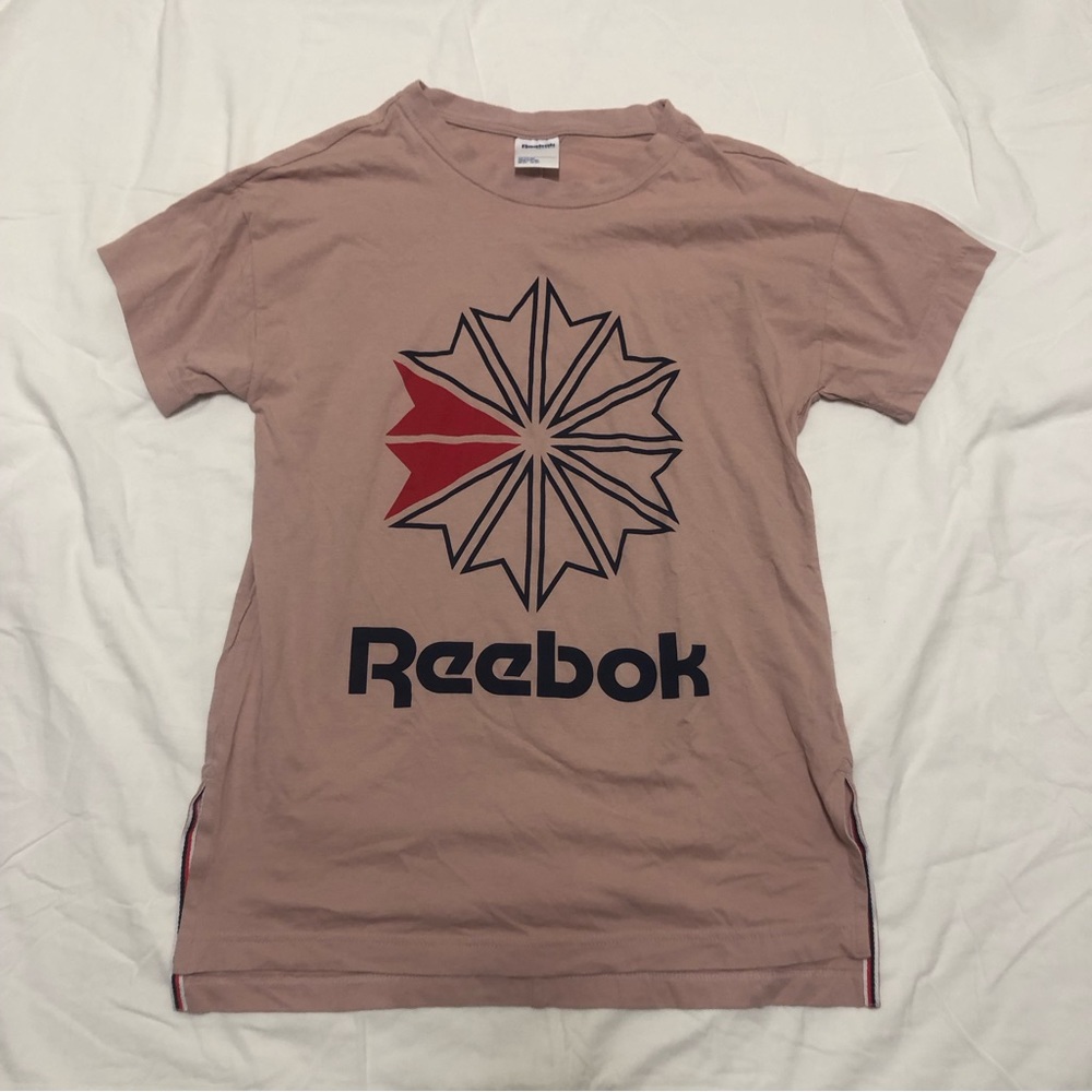 Reebok Pink T-Shirt Size Large Women Slit on size athletic wear exercise